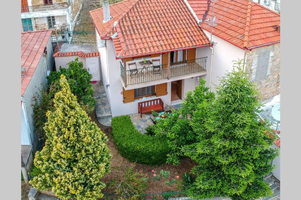 Small House With Garden & View Promirion 外观 照片