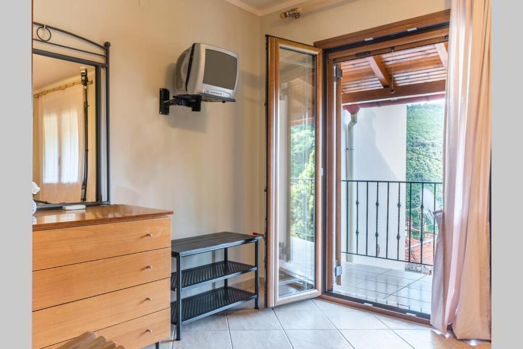Small House With Garden & View Promirion 外观 照片