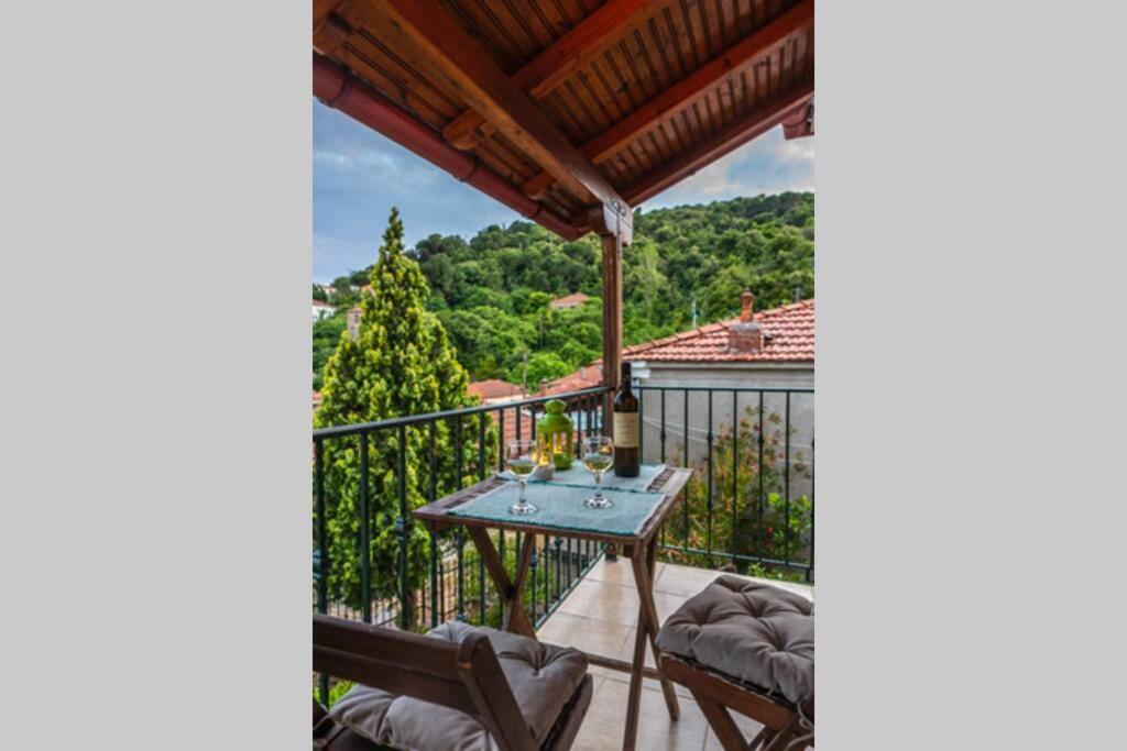Small House With Garden & View Promirion 外观 照片